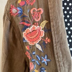 Olive green linen blazer with embroidery.